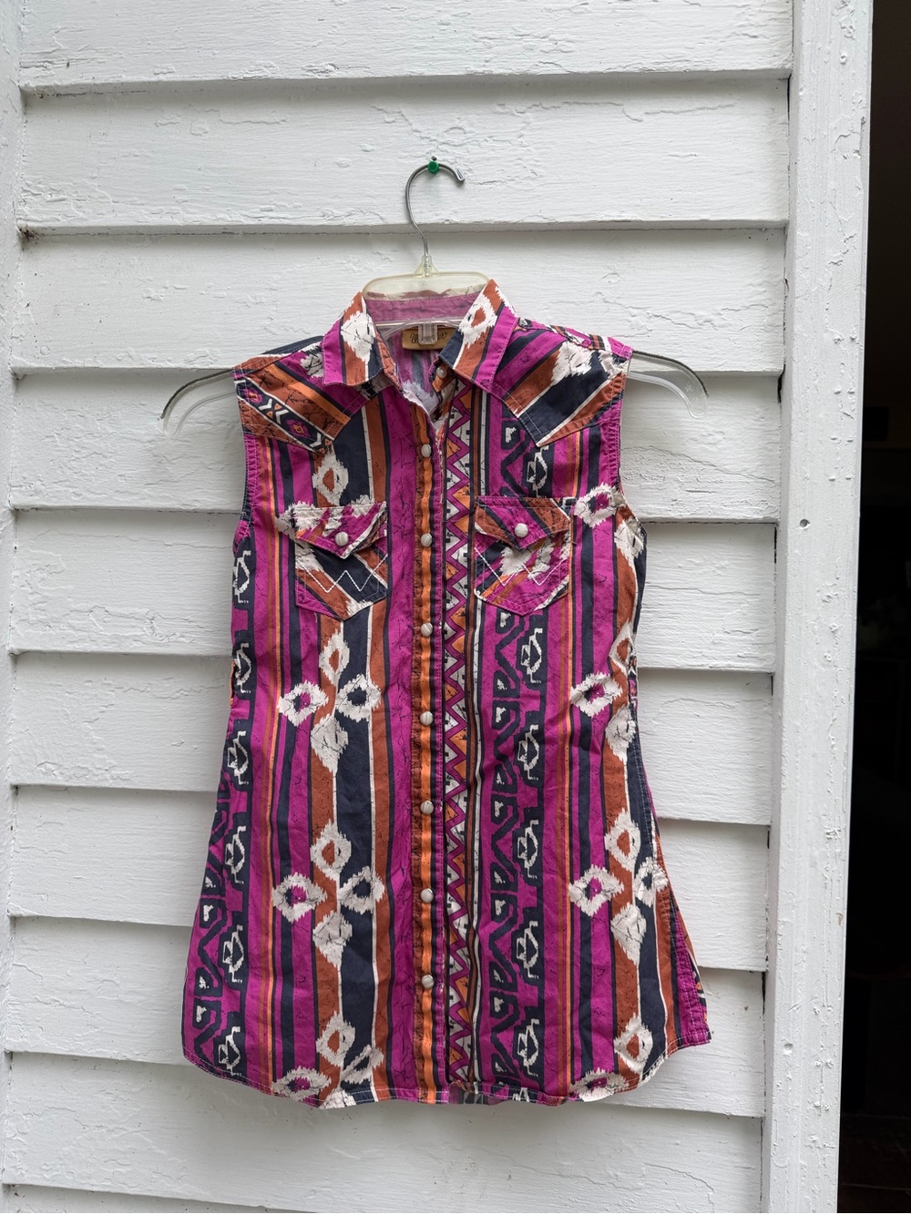 Wrangler Sleeveless Button-Front Western Top in Magenta and Brown